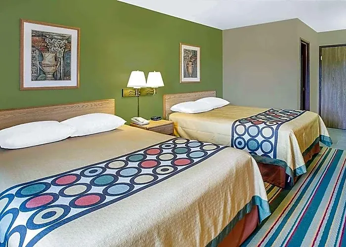 Super 8 By Wyndham Hotel 2*