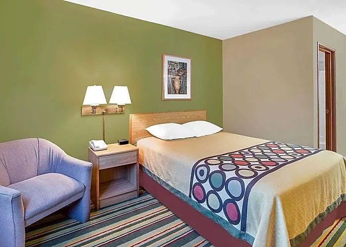 Super 8 By Wyndham Hotel